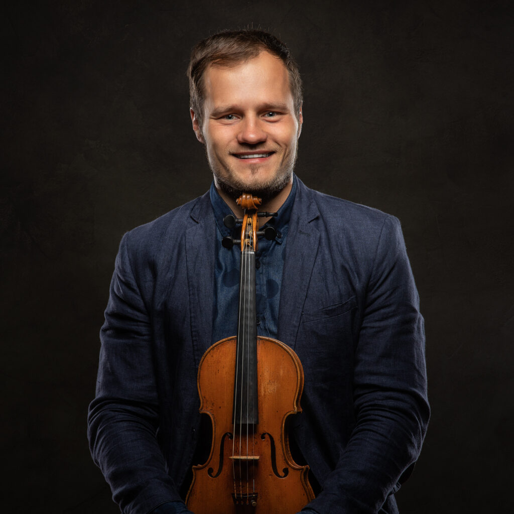 Musicien Vitaly Rasskazov - violon co-soliste